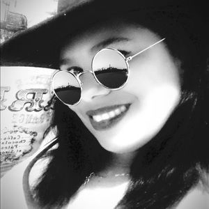 Meet your Posher, Adelkis